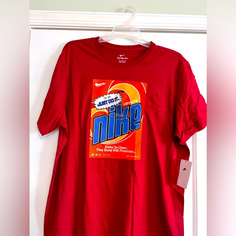 XXL Nike Red Drip T-shirt
